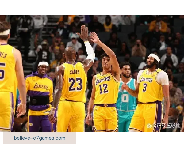 詹姆斯复出带队逆转取胜湖人冲击西部前四再起波澜焦点战爆联盟热议